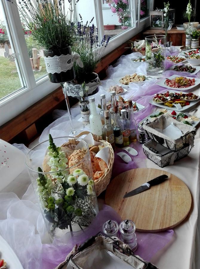 Pension Am Radweg & Ristorante Juani Wriezen Dış mekan fotoğraf